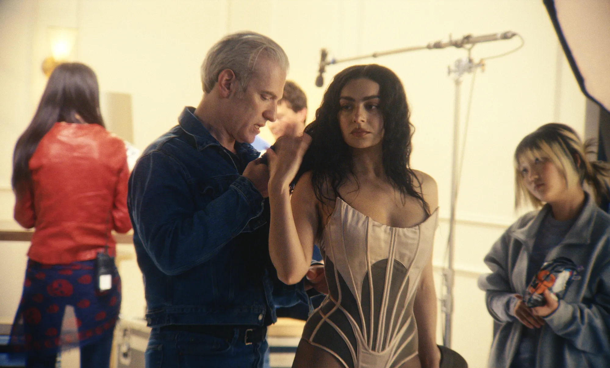 The Moment - YKSITTÄISNÄYTÖS