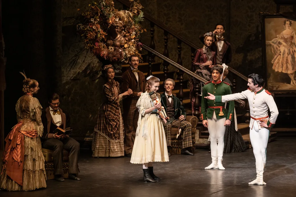 Baletti: Pähkinänsärkijä (Hamburg ballett / Tshaikovski)