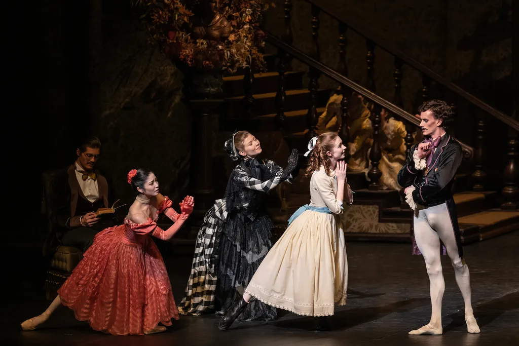 Baletti: Pähkinänsärkijä (Hamburg ballett / Tshaikovski)