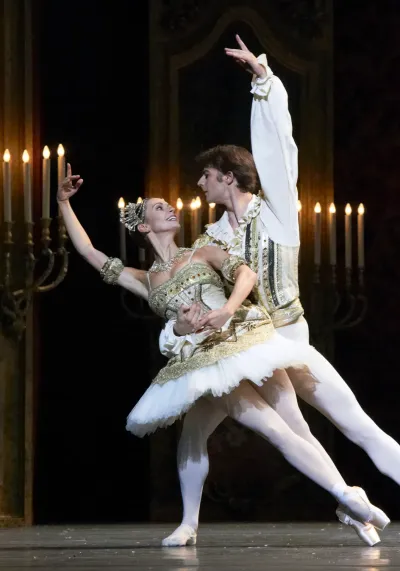 PÄHKINÄNSÄRKIJÄ (Wiener staatsballet / Tshaikovski)