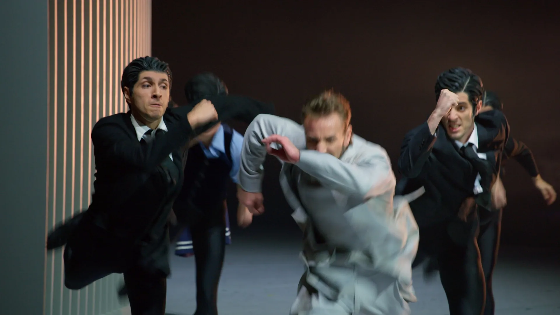 Baletti: JOUTSENLAMPI (Semperoper ballet / Tshaikovski)