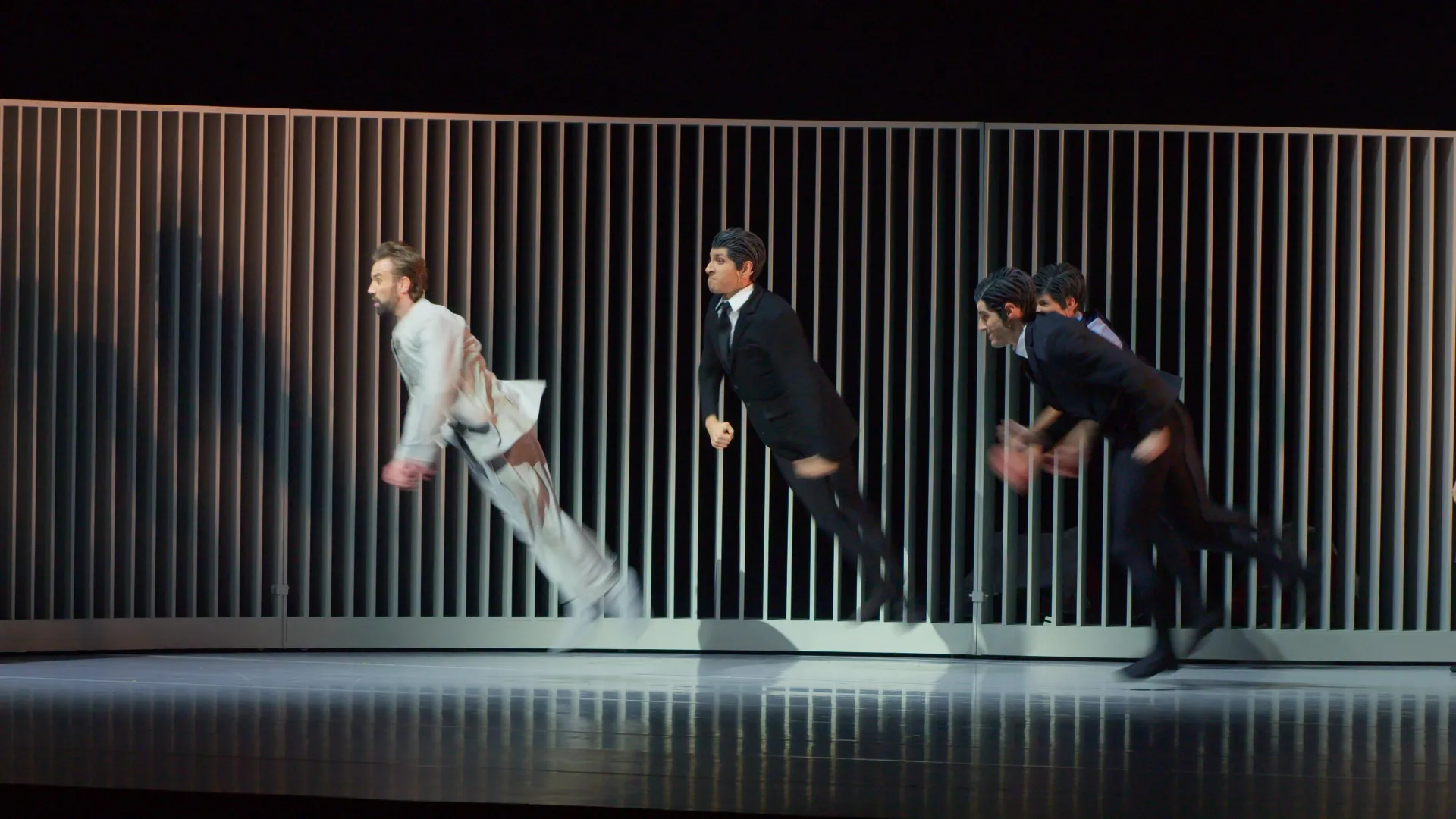 Baletti: JOUTSENLAMPI (Semperoper ballet / Tshaikovski)