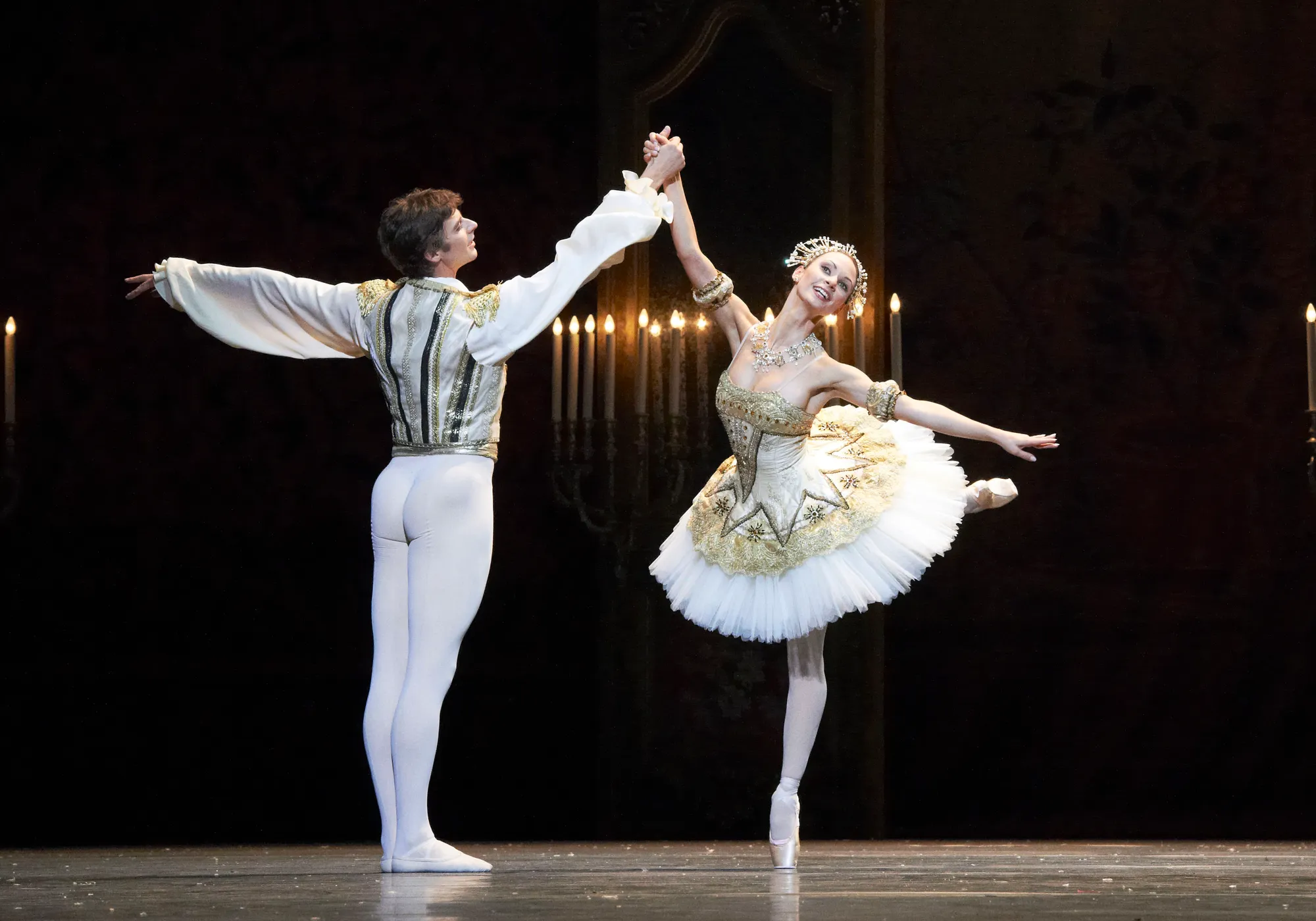 Baletti: PÄHKINÄNSÄRKIJÄ (Wiener staatsballet / Tshaikovski)