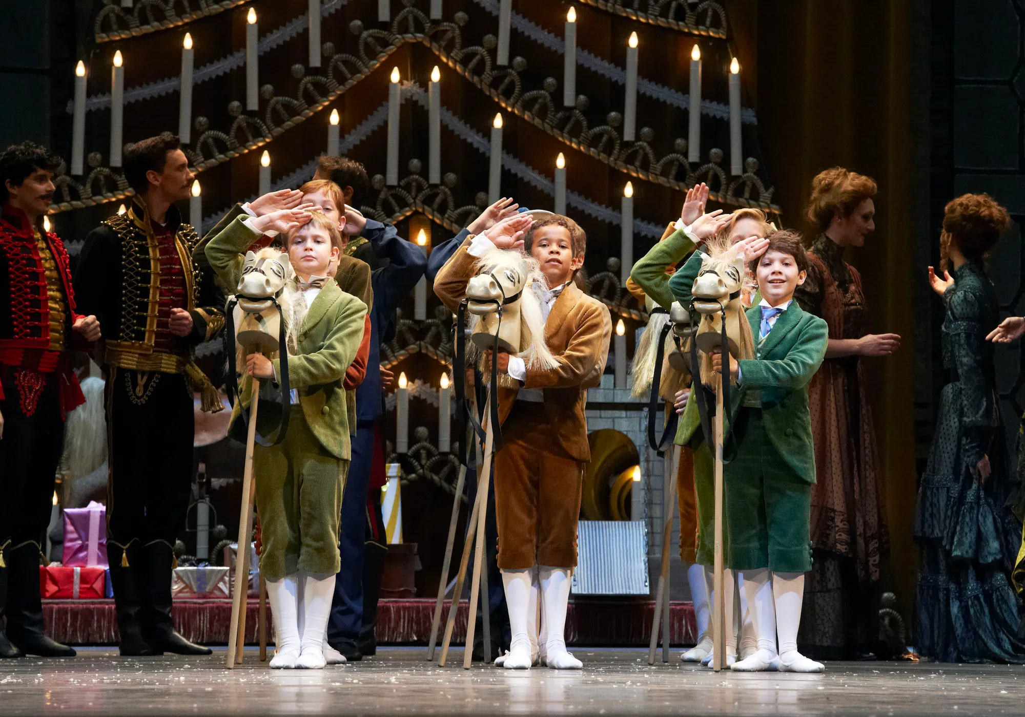 Baletti: PÄHKINÄNSÄRKIJÄ (Wiener staatsballet / Tshaikovski)