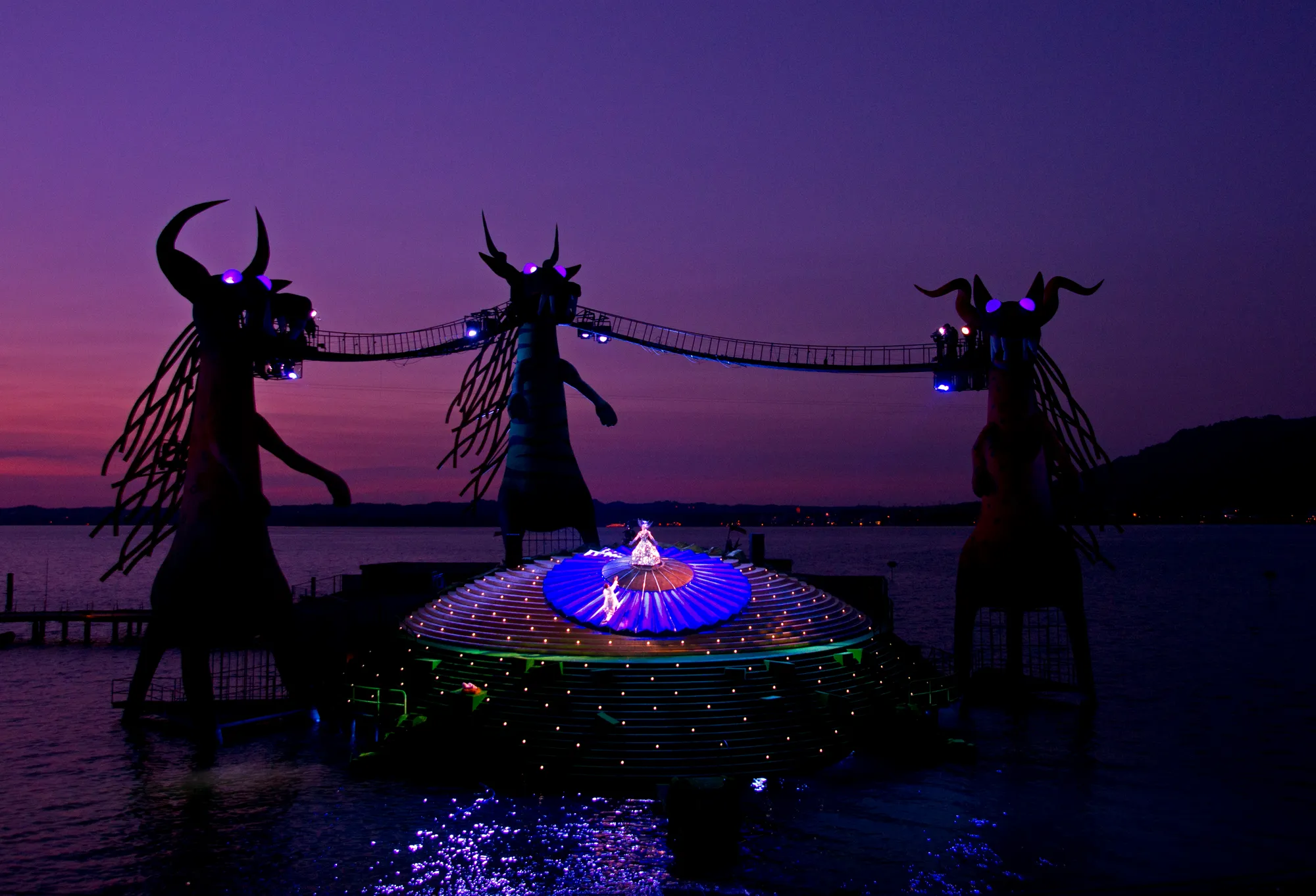 Ooppera: TAIKAHUILU (Bregenz Festival / Mozart)